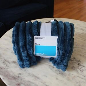 Room Essentials Plush Throw Blanket 50x60 | Deep Blue | NWT | Super Soft